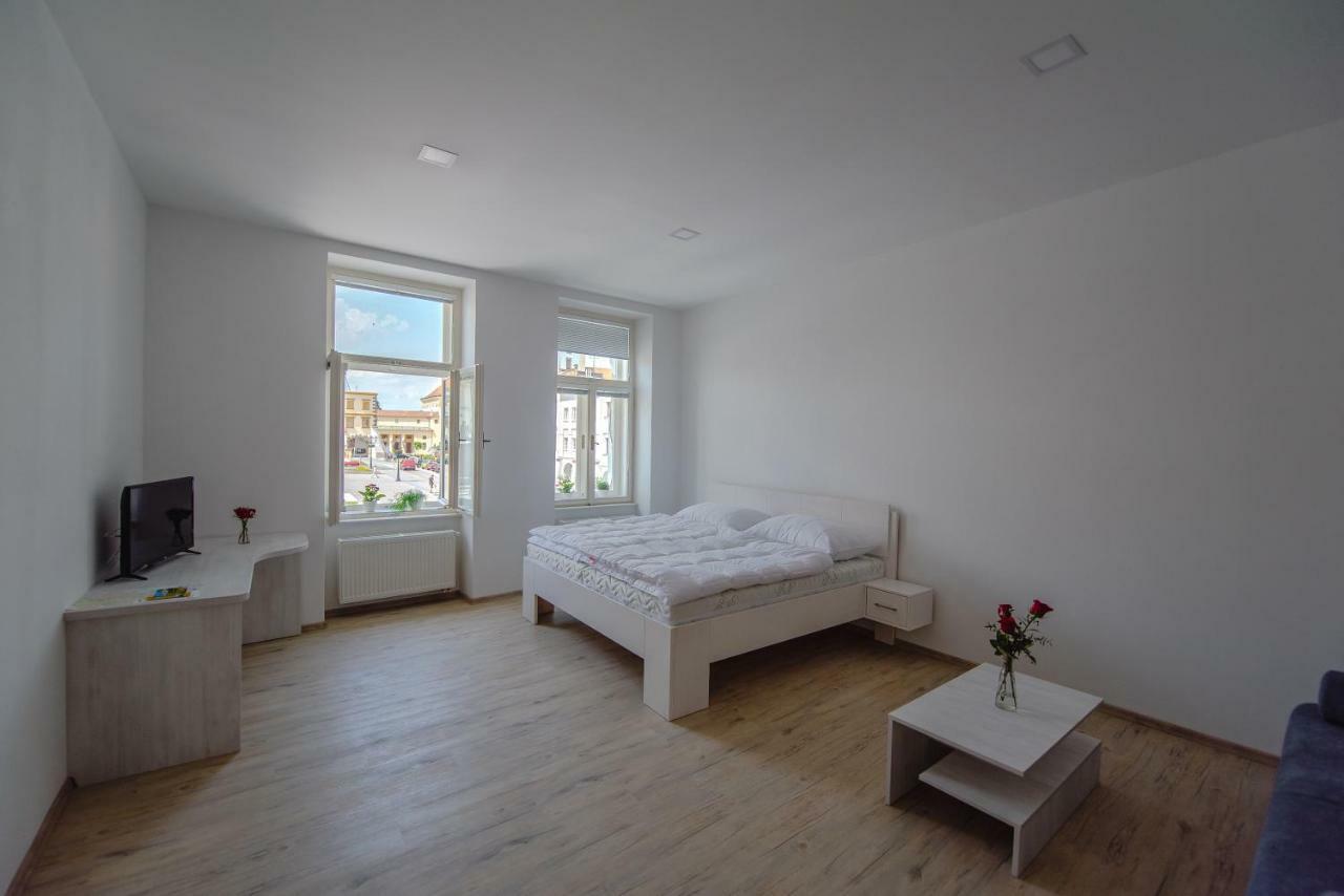 Apartmány Velké náměstí Kroměříž Esterno foto